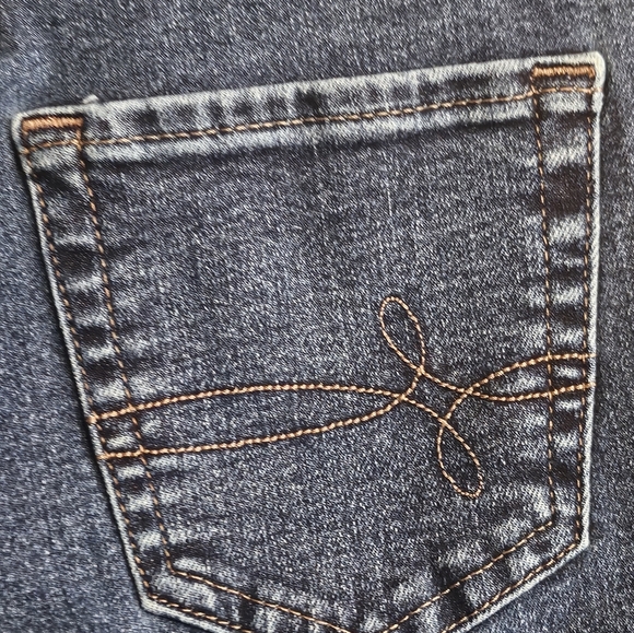 Denizen From Levi's Mid Rise Boyfriend jeans Size 2 - Picture 7 of 10